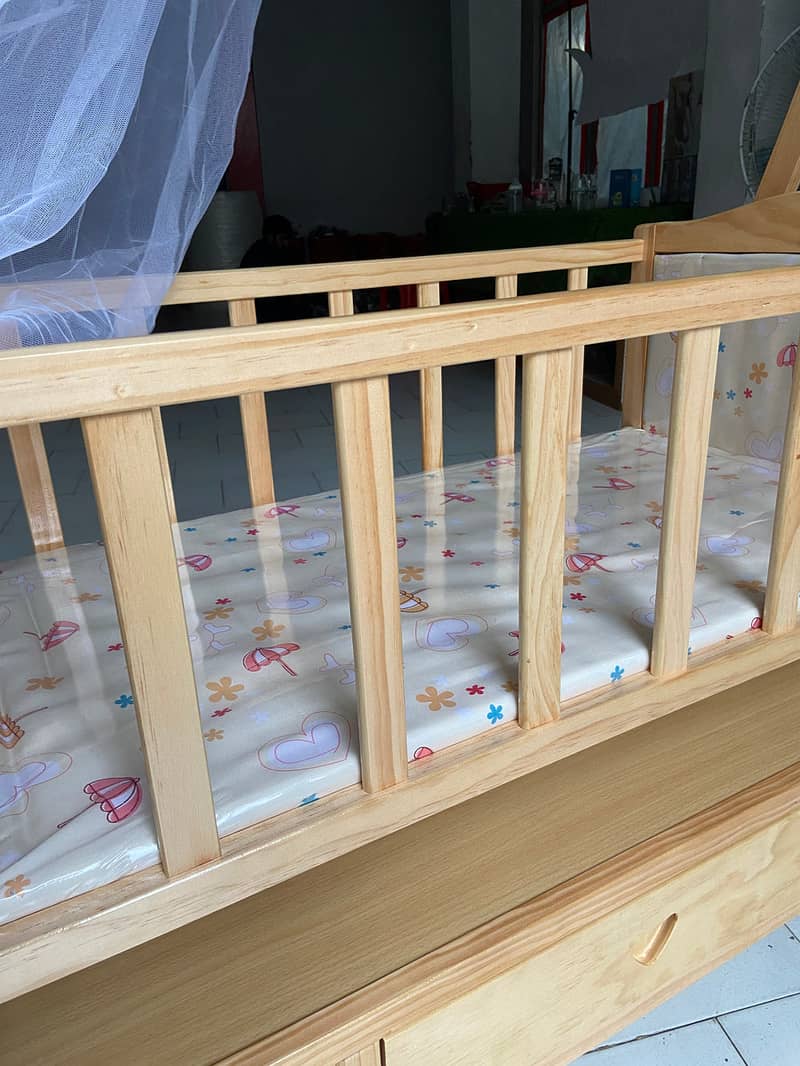 Cradling swing Cot 7