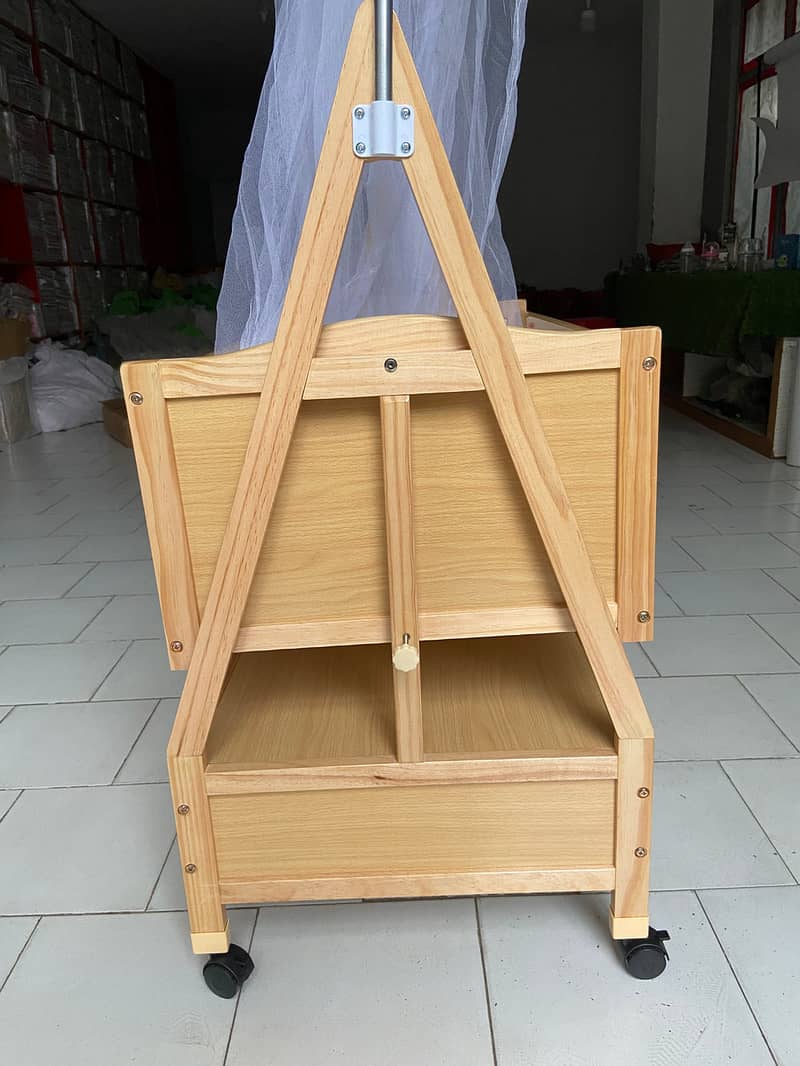 Cradling swing Cot 8