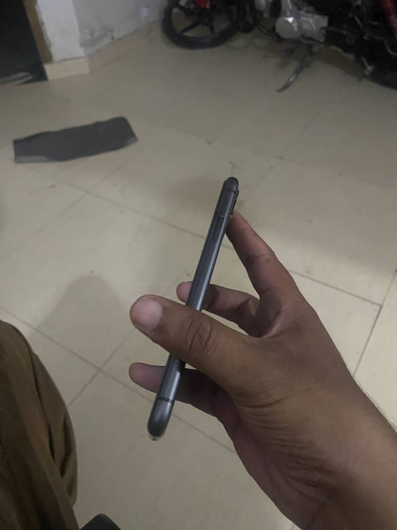 Apple iPhone 11 2