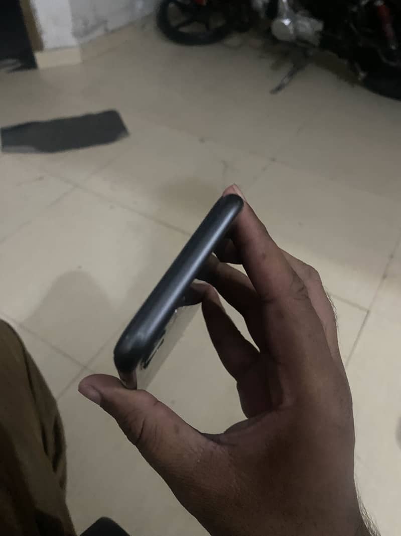 Apple iPhone 11 5