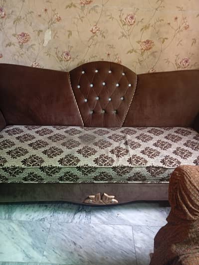 Only 5 months used 5 seater sofa