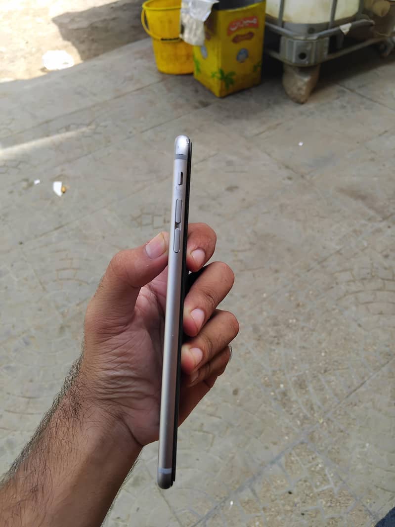 Apple iPhone 6 Plus 1