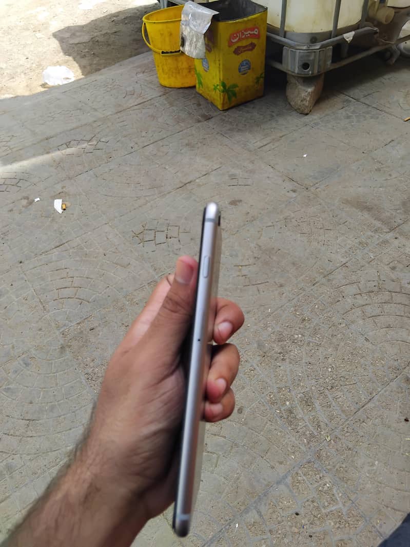 Apple iPhone 6 Plus 3
