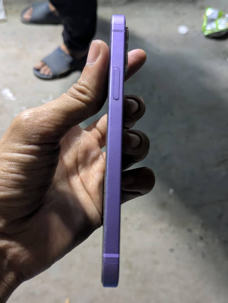 Apple iPhone 12 3