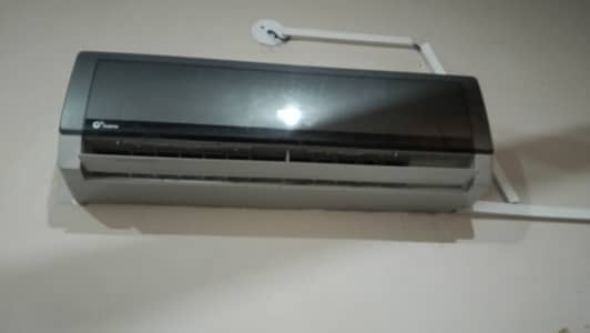 1 ton gree g10 inverter ac for sale (0321-7916247)