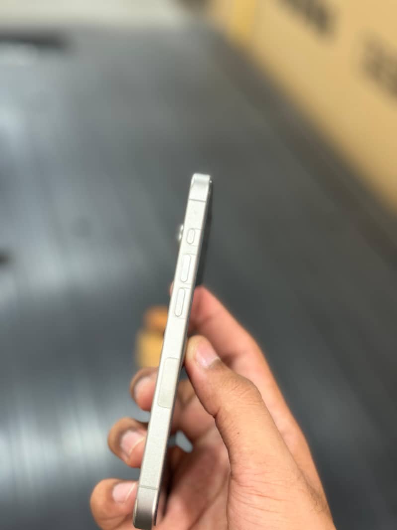 Apple iPhone 15 Pro 1