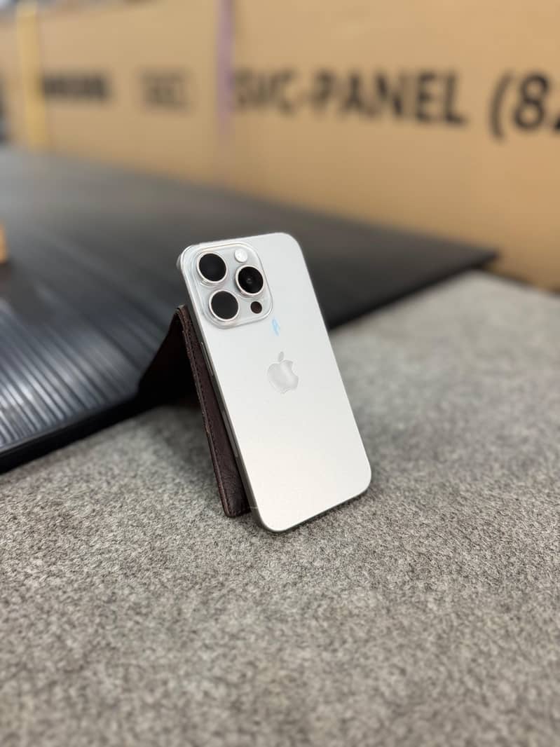 Apple iPhone 15 Pro 2