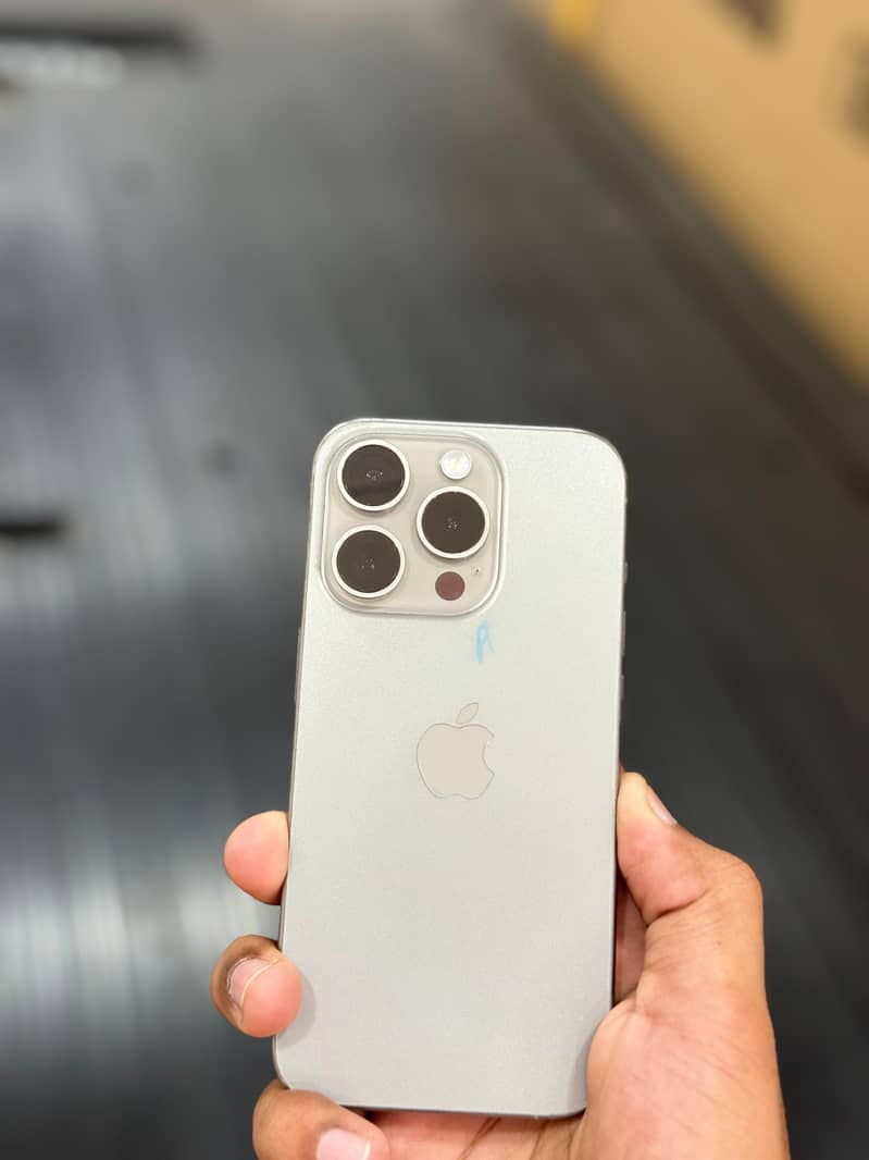 Apple iPhone 15 Pro 6