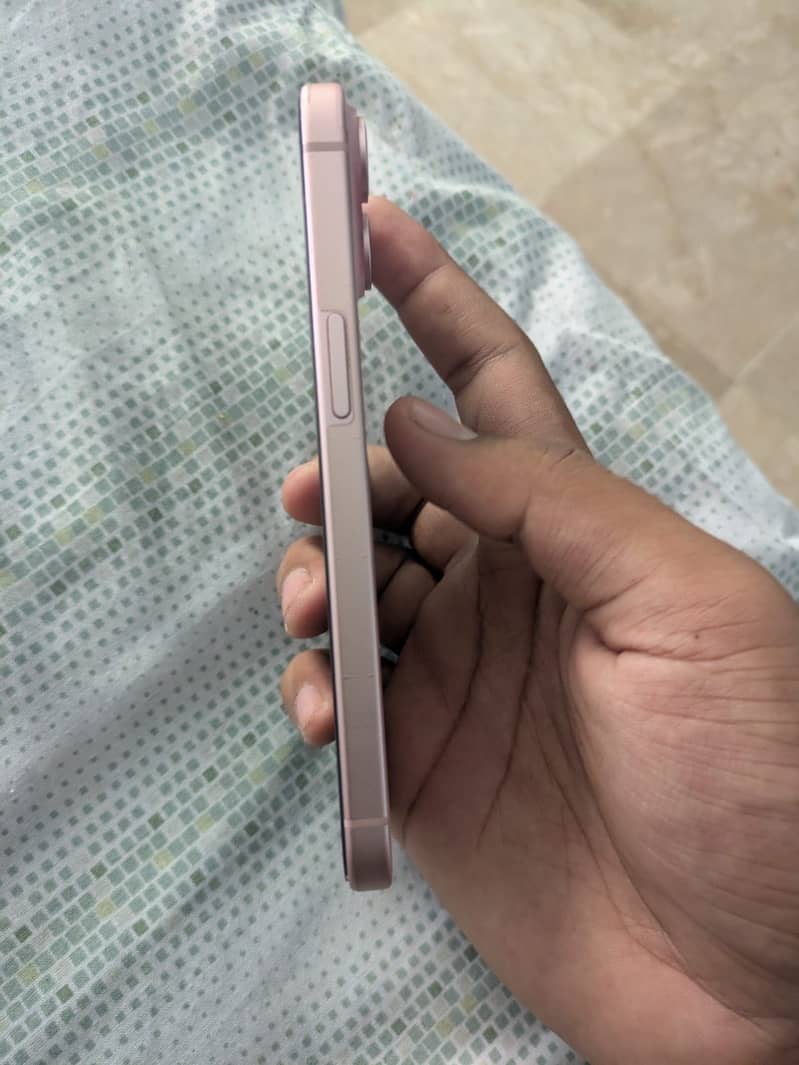 Apple iPhone 15 2