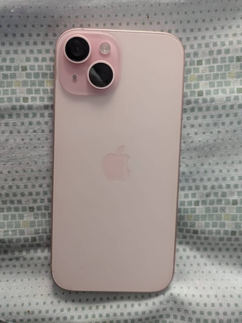 Apple iPhone 15 4