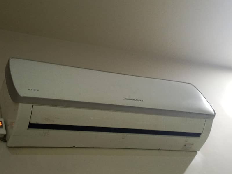 white ac 1