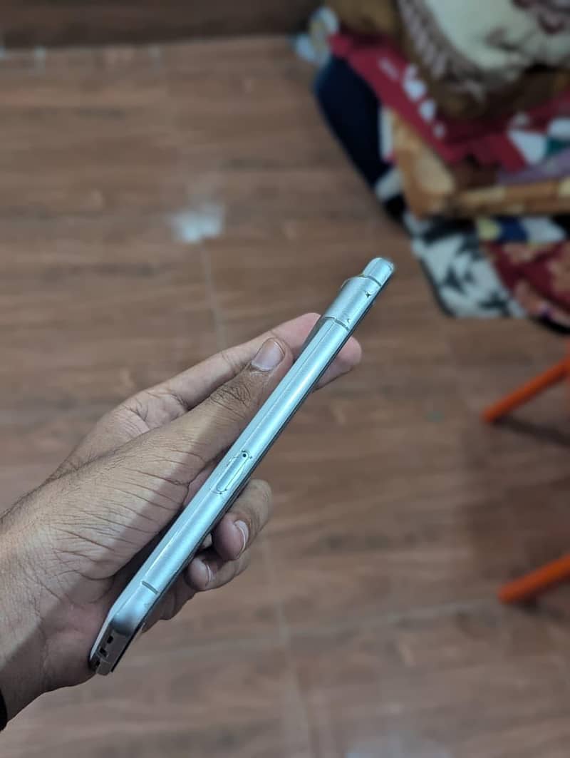 Google Pixel 7 4
