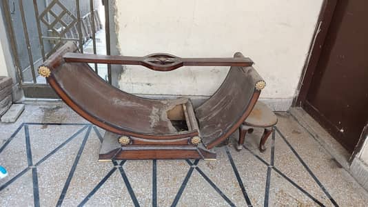 Dinning Table 8 persons (Need repair)