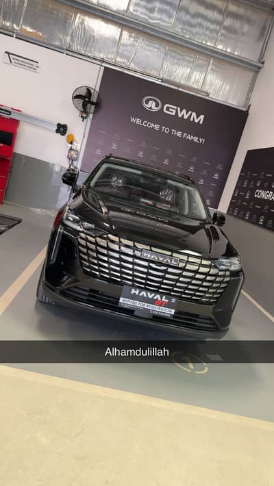 Haval H6 black with burgundy interior 2026