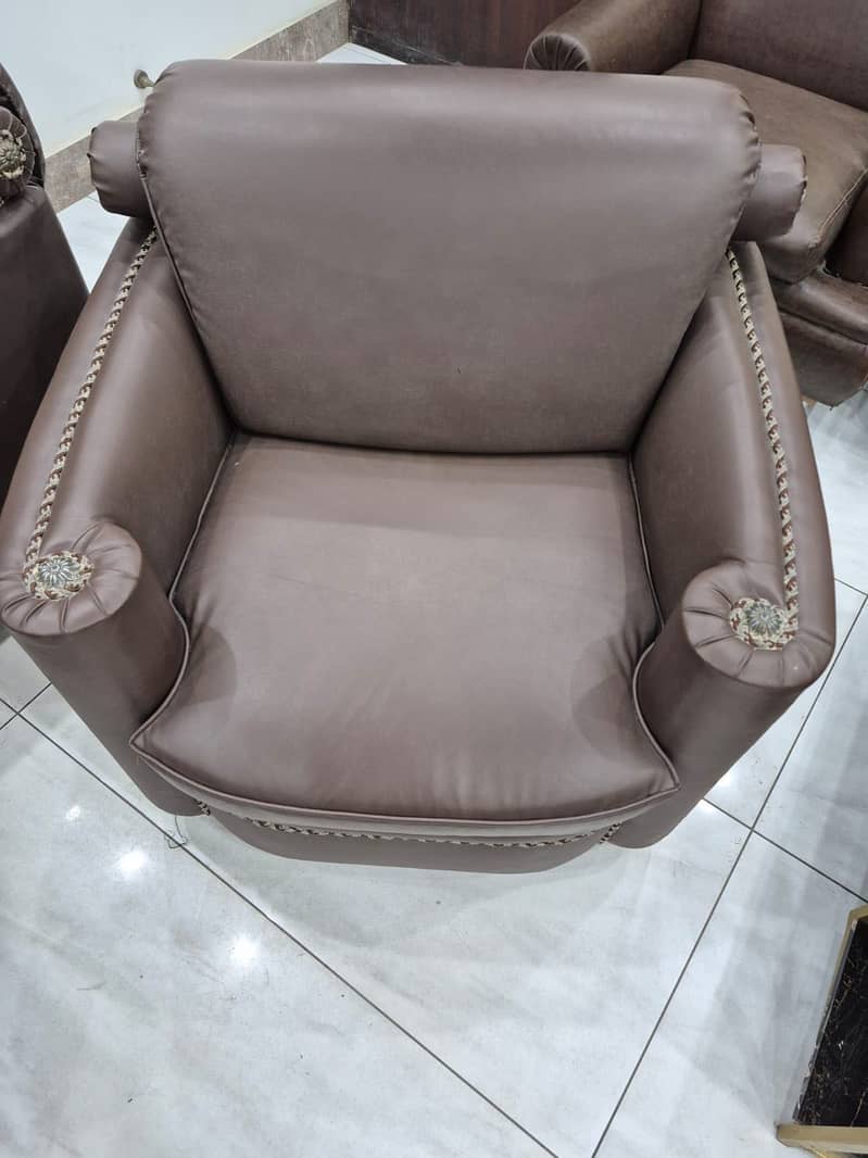 Two single sofas best Royal look sofas in VIP condition 2