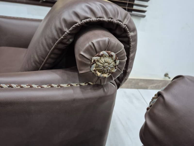 Two single sofas best Royal look sofas in VIP condition 3
