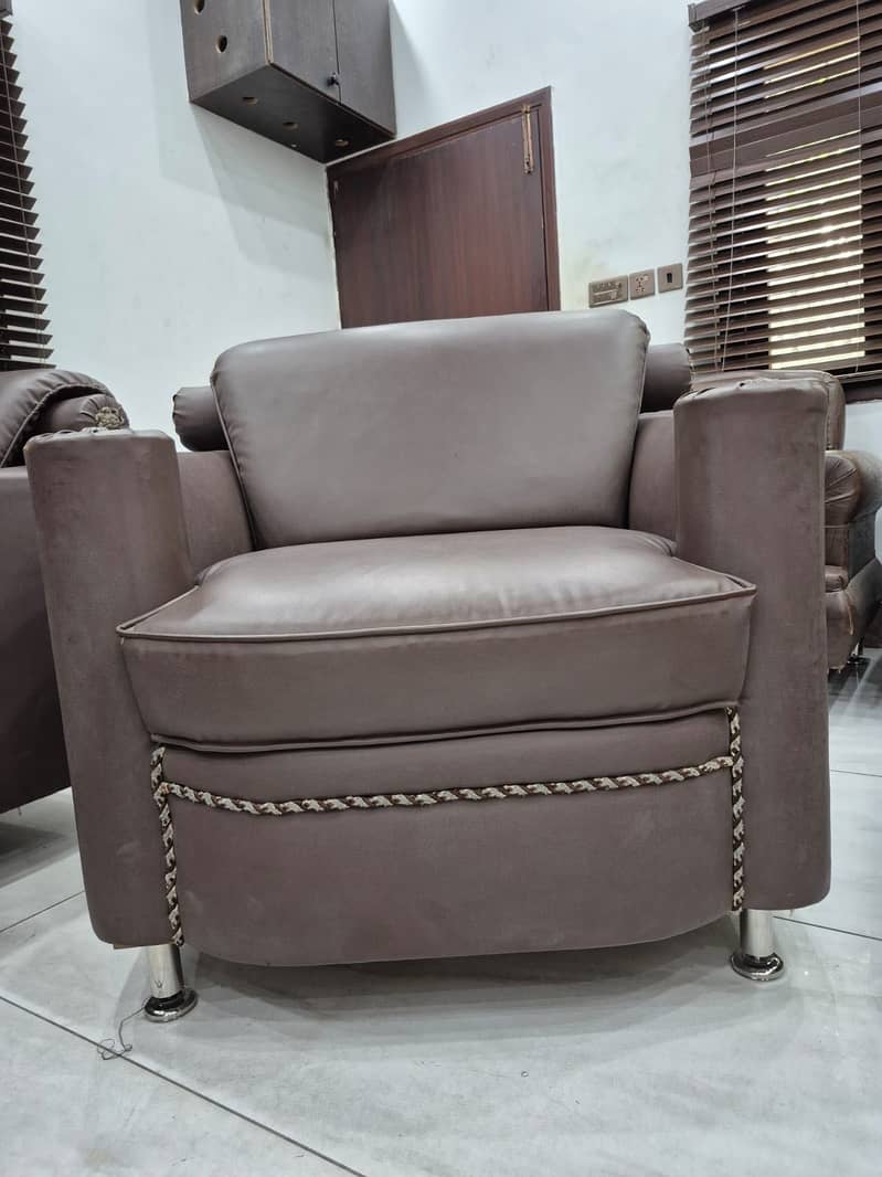 Two single sofas best Royal look sofas in VIP condition 4