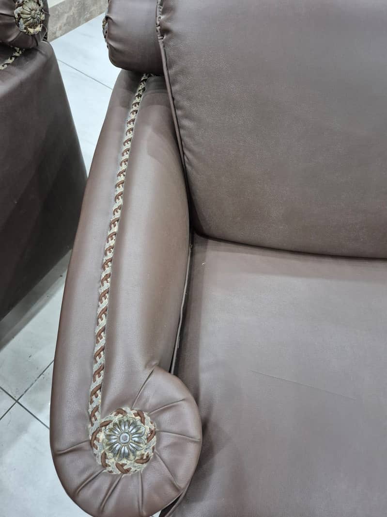 Two single sofas best Royal look sofas in VIP condition 5