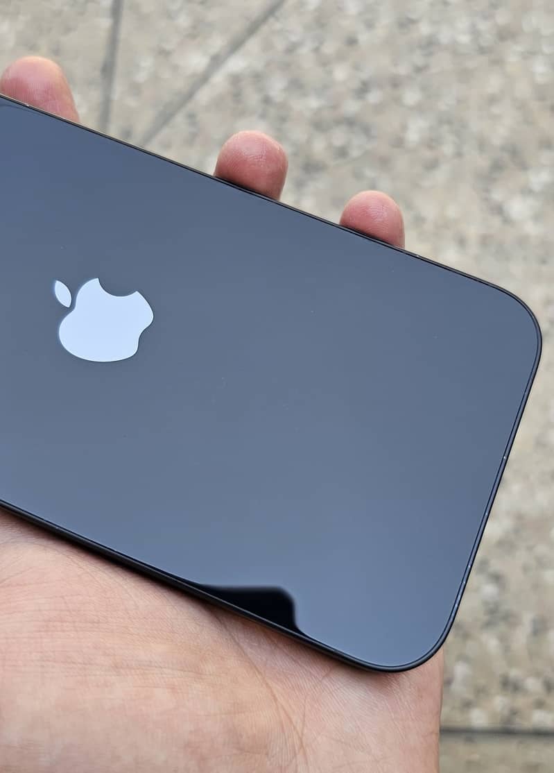 Apple iPhone 14 plus 3