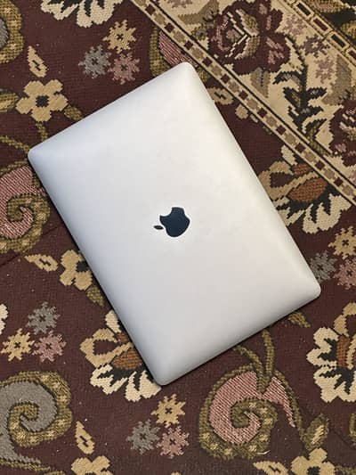 Ape Macbook Pro 2017 (Core i7 | 16GB RAM | 500Gb SSD)