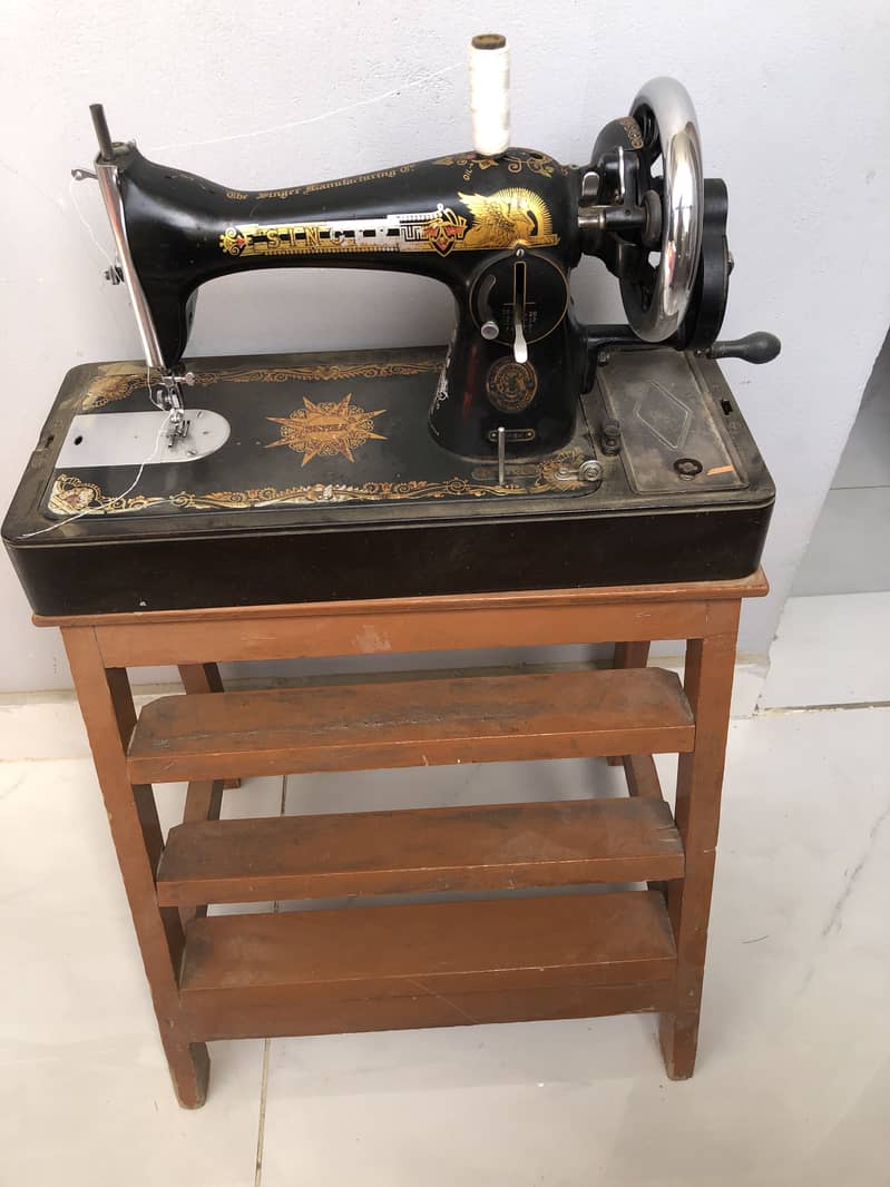 Singer sewing machine 4