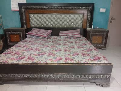 Bed set with dressing