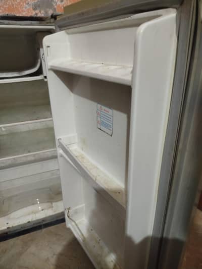 Canon Single Glass door refrigerator