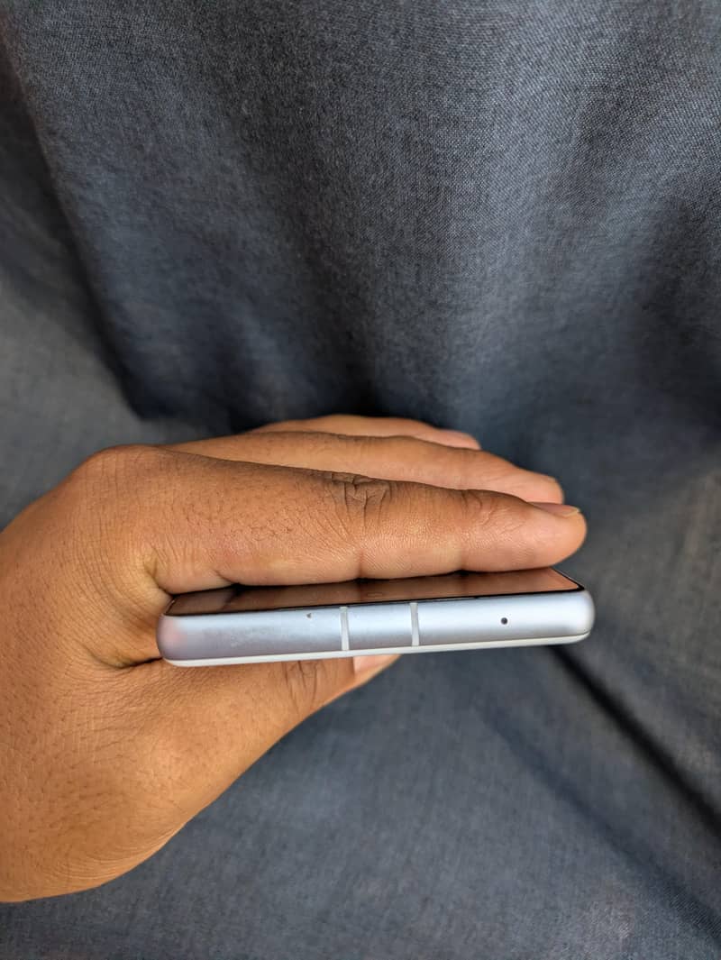 Google pixel 7a 4
