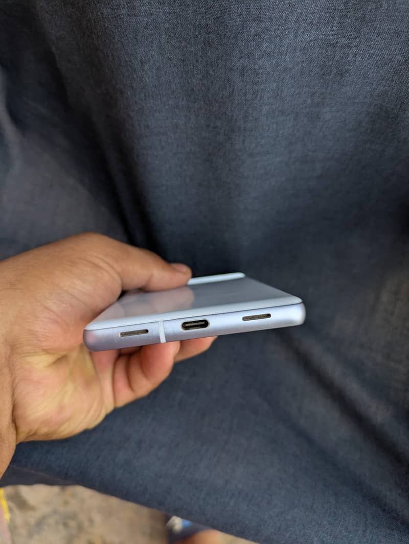 Google pixel 7a 5