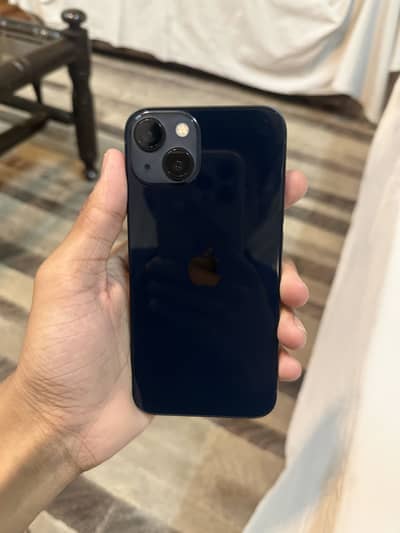 Apple iPhone 13