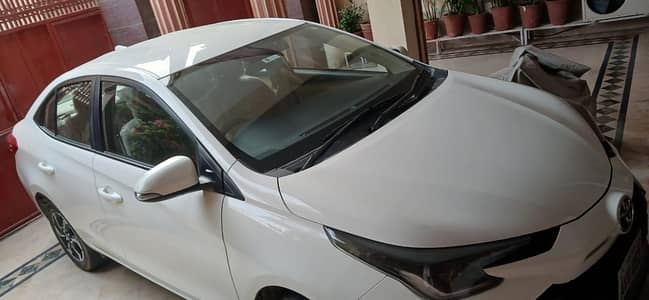 Toyota Yaris 2025 white b2b genuine limited edition brand new