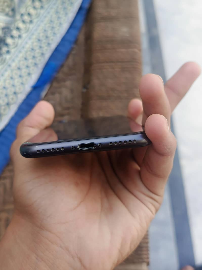 Apple iPhone 8 2