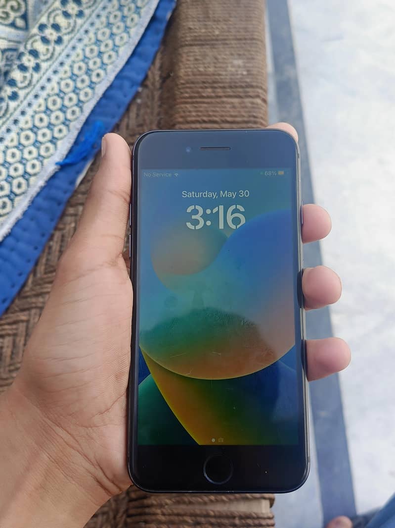 Apple iPhone 8 4