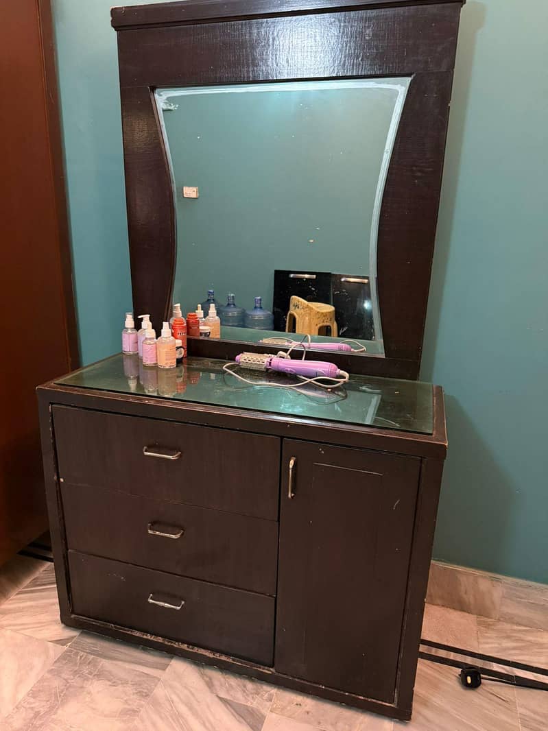 Dressing Table 3