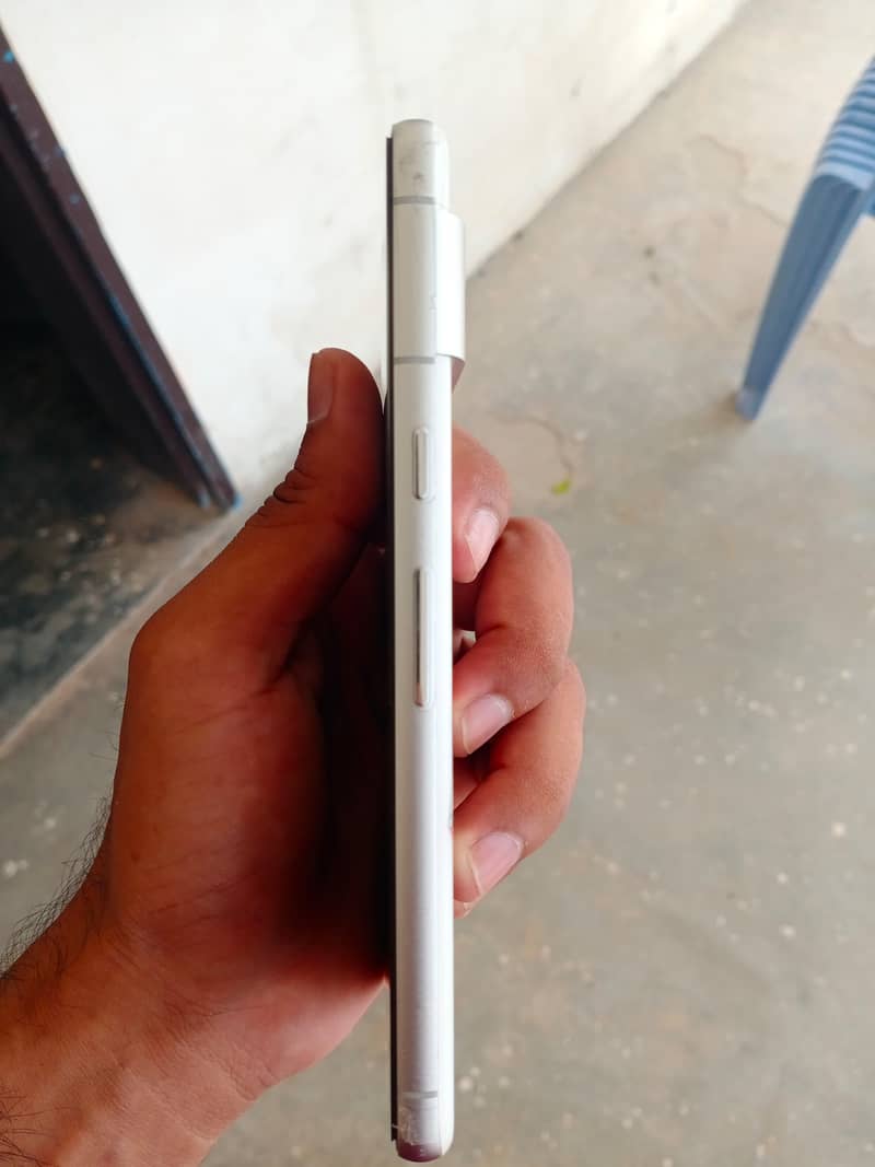 Google Pixel 7 4