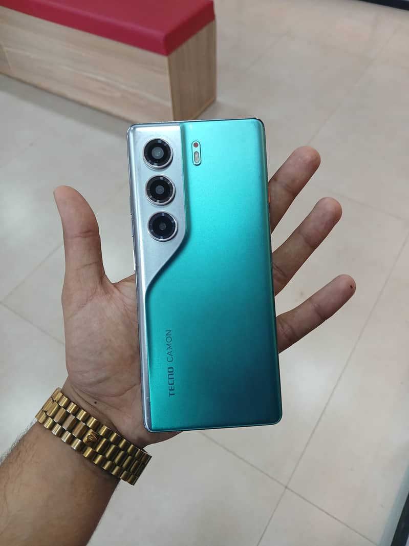 Tecno CAMON 40 Pro 3