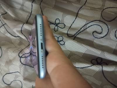 Apple iPhone XR