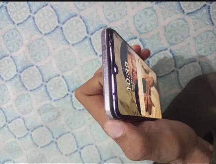 Vivo V21 1