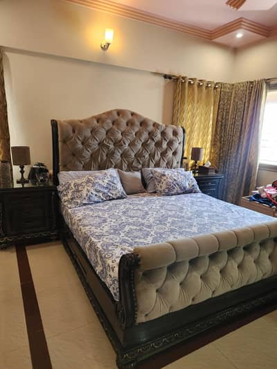 Bed Set with 2 Side Tables, Dresser and Wardrobes