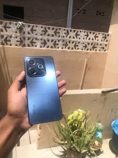 Hot 40i 8/256 With box complete Saman all ok genuine phone