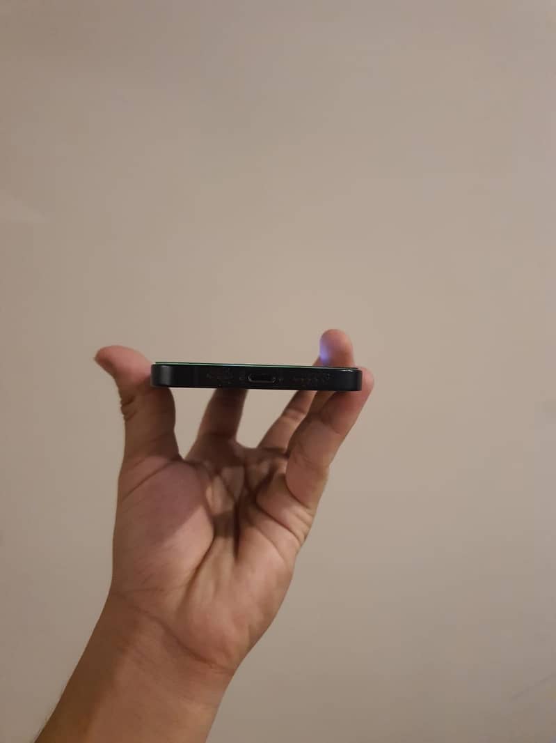 Apple iPhone 12 6