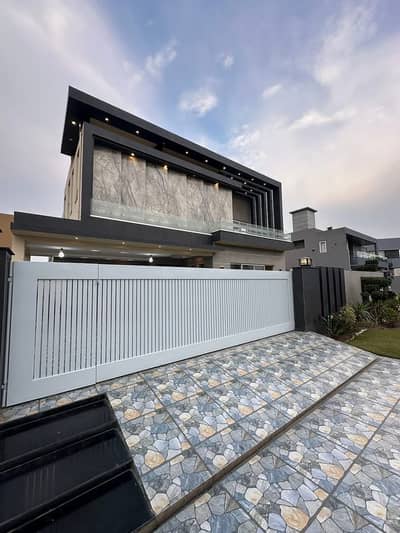 1 Kanal Modern House For Rent in DHA Phase 1 Prime Location