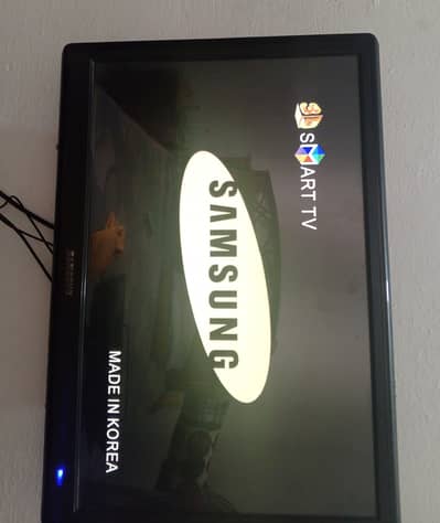 Samsung ( perfect graphics) With pair of speakers.
