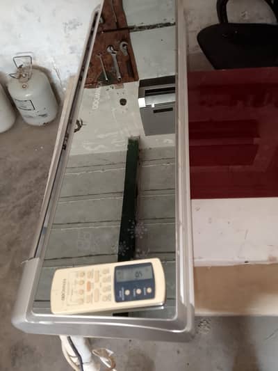 Kenwood 1.5 ton saaf condition