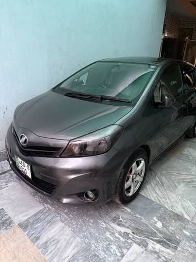 Toyota Vitz 2015