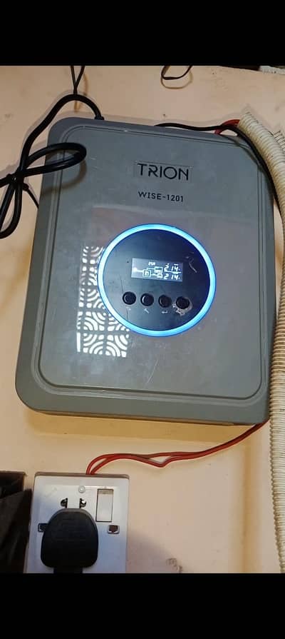trion inverter 1kvh slightly used 1month warrenty
