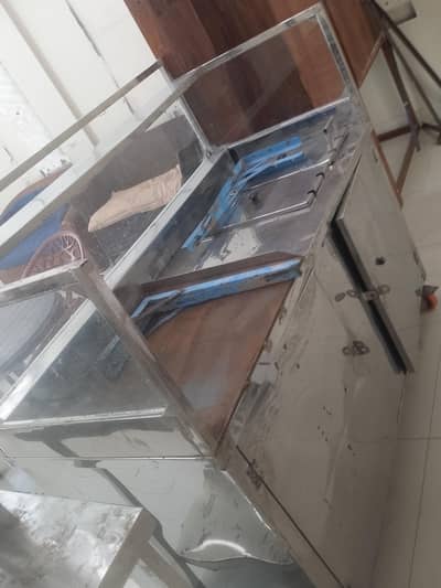 fast food counter and reck