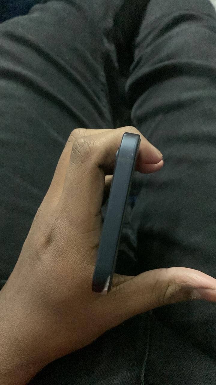 Apple iPhone 12 1