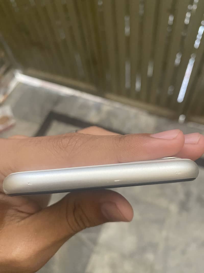 Apple iPhone 11 2
