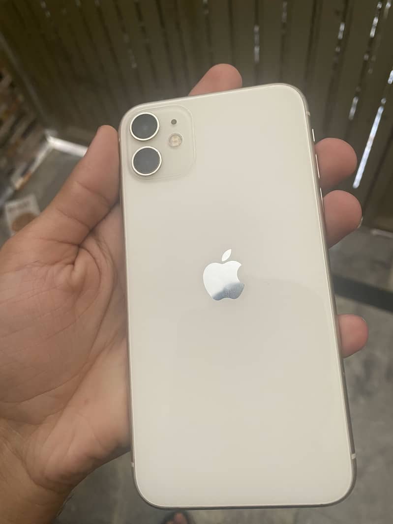Apple iPhone 11 4